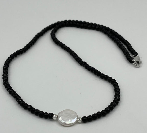 Natural Black Agate Gemstone Faceted Round and White Coin Pearl Beaded Necklace