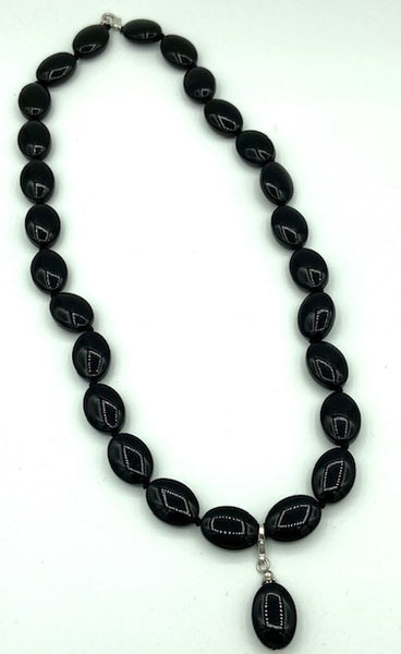 Natural Black Agate Gemstone Oval Beaded Necklace with Oval Pendant