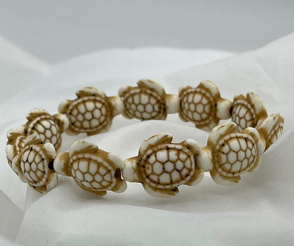 Natural Magnusite Gemstone Carved 3D Turtles Beaded Stretch Bracelet