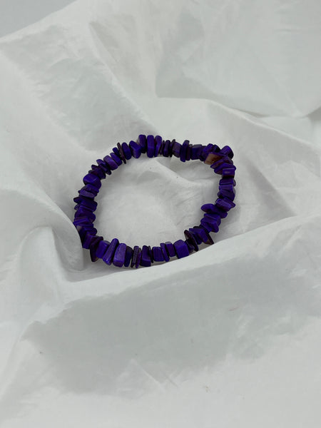 Deep Purple Colored Shell Chips Beaded Stretch Bracelet