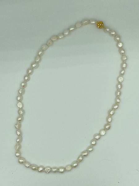 Natural White Baroque Pearl Gemstone Beaded Necklace with Gold Magnetic Clasp